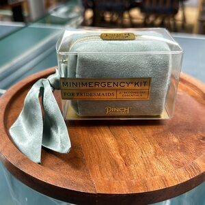 Pinch Provisions Minimergency Kit